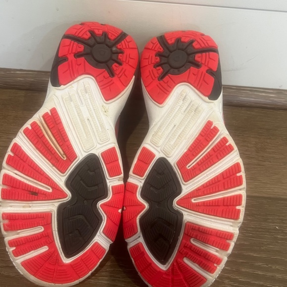 Brooks Pure Cadence 5 Women's Running Shoe Size 7 - Picture 12 of 13